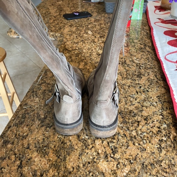 Lucky boots - Picture 3 of 4